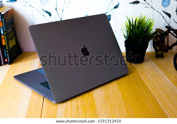 Apple MacBook Pro