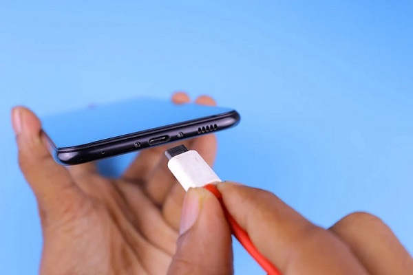 Tips Atasi Handphone Panas pada Baterai Tanam, Mudah dan Ampuh